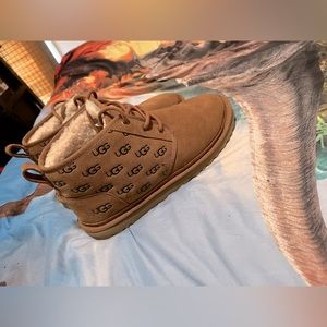 Tan Nuemel Uggs (Men Sz 11)